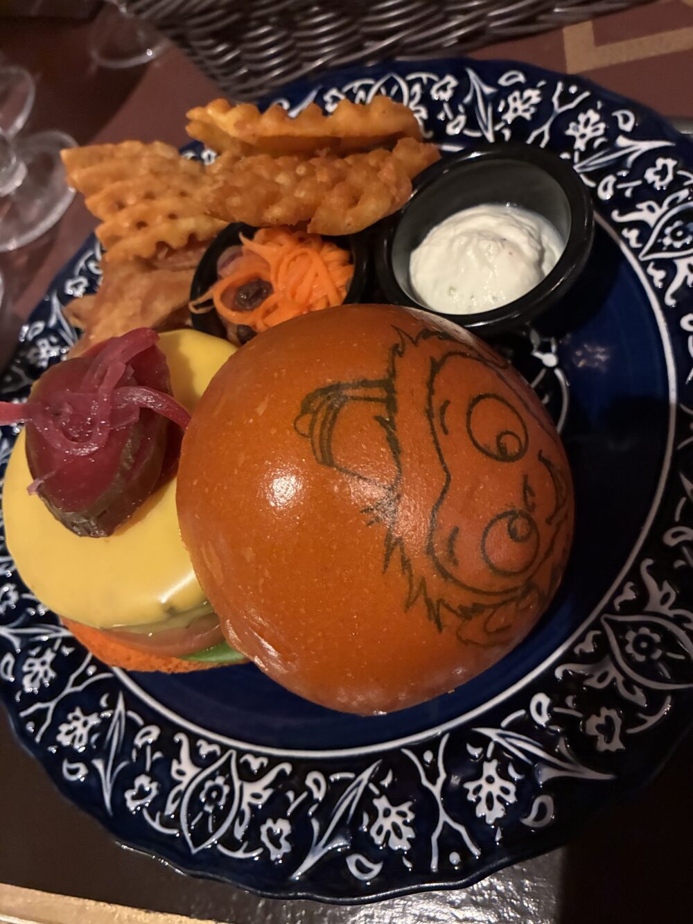 ディズニー　パークフード 香港ディズニー】エクスプローラーズ・クラブ・レストランのディナー