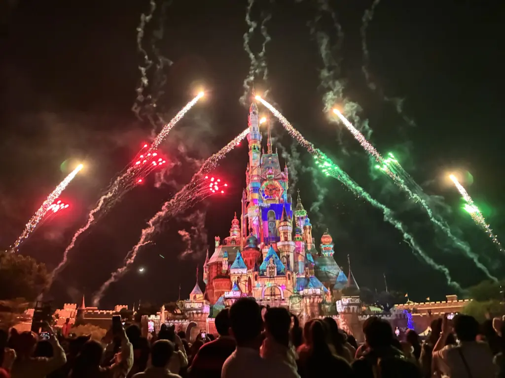 香港ディズニー】特別鑑賞エリアでモーメンタスを鑑賞 見え方や課金の