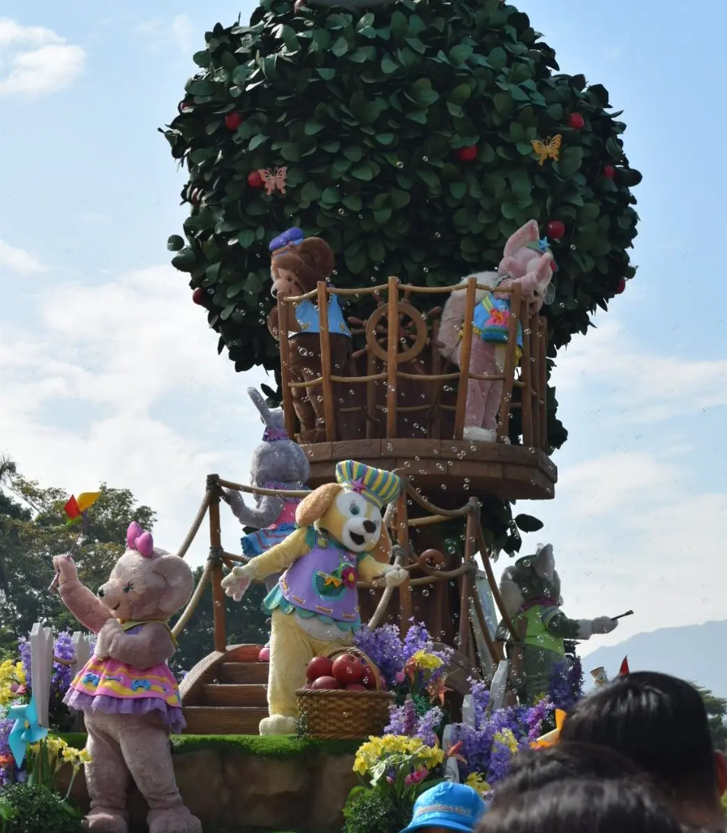 香港ディズニー】20周年記念パレード“フレンドタスティック！”を鑑賞