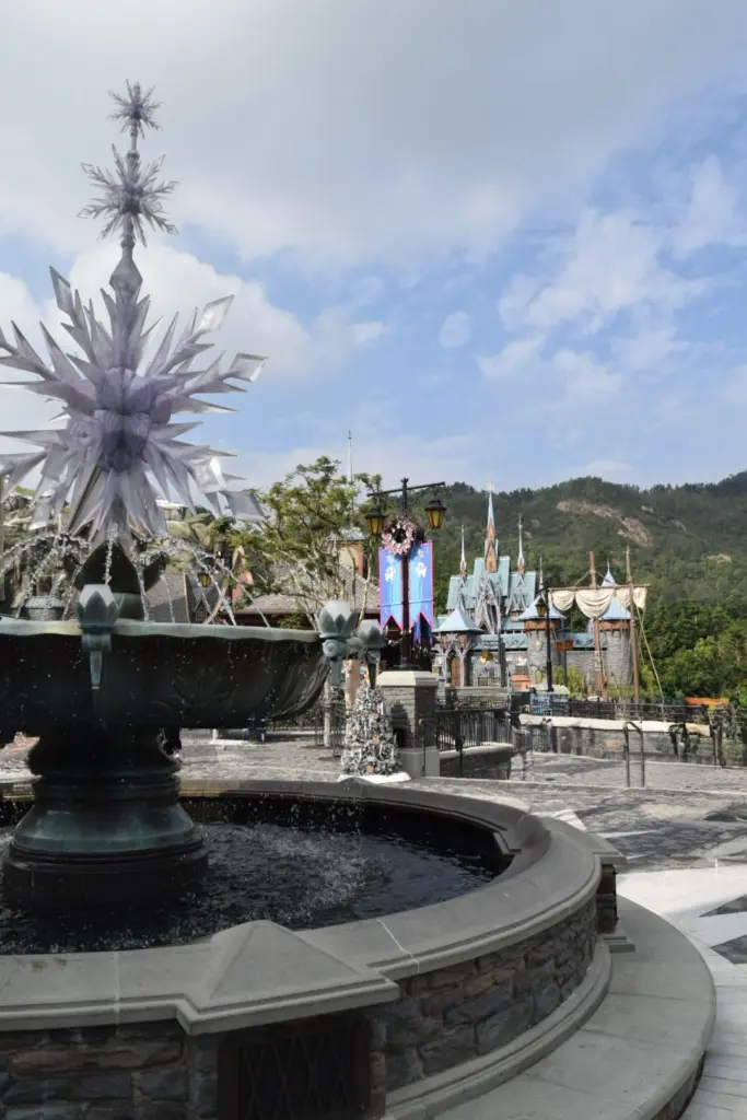 香港ディズニー】パーク内のおすすめ写真スポットをご紹介！ | 3兄弟